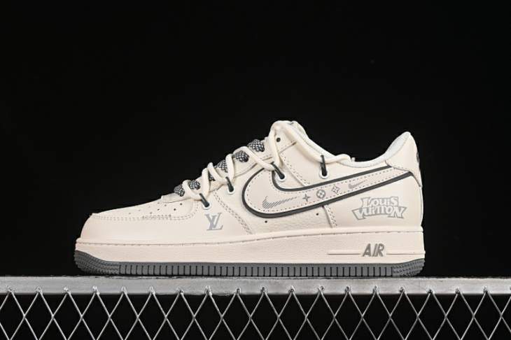 Picture of Air Force 1 _SKUfw19954384873544811fw